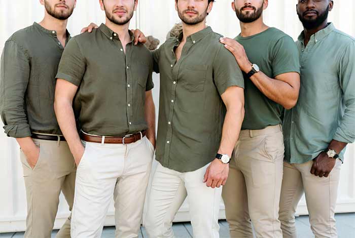 استایل زیتونی با رنگ شلوار خاکی یا بژ